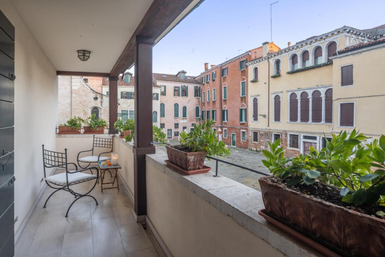 Garden Mansion With Private Mooring R&R Apartamento Veneza Exterior foto