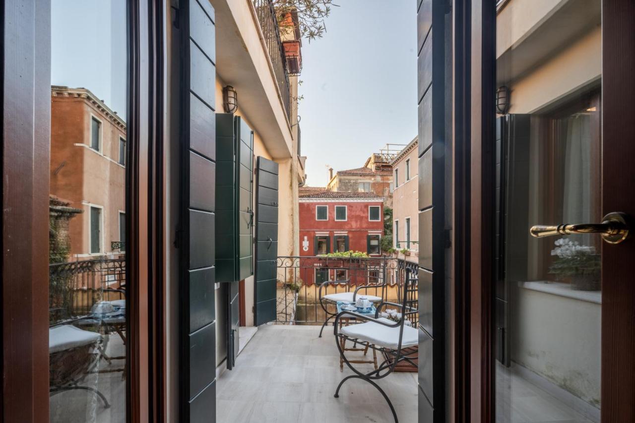 Garden Mansion With Private Mooring R&R Apartamento Veneza Exterior foto