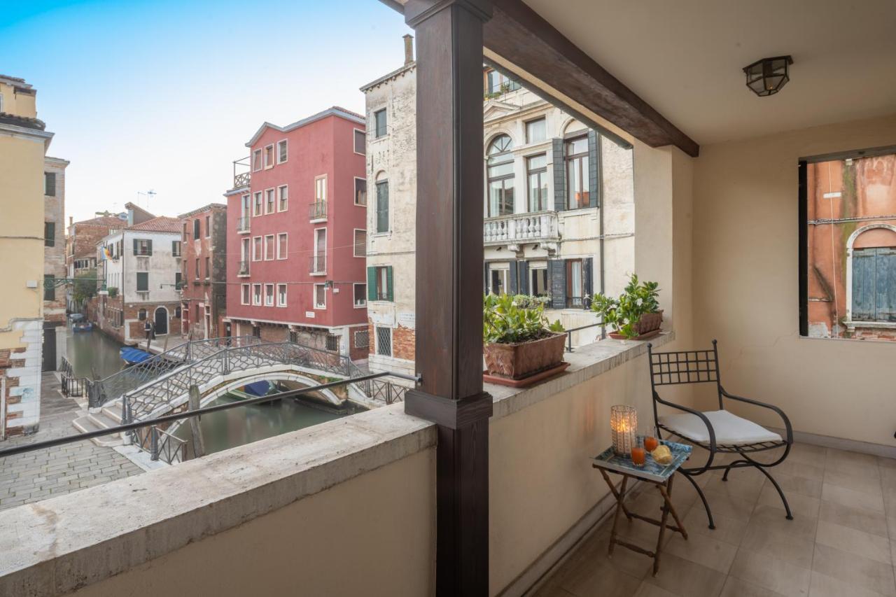 Garden Mansion With Private Mooring R&R Apartamento Veneza Exterior foto